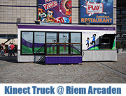Kinect Truck vor den Riem Arcaden vom 10.-13.11.2010 (©Foto: Martin Schmitz)